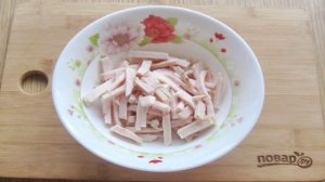 Салат с ветчиной и маринованными грибами