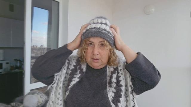 шапки из пуха, связала пуховые шапки