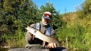 Щука на джиг осенью. Сплав по красивой речке