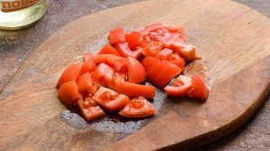 Салат из брокколи с яйцом и помидорами