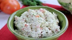 Салат из цветной капусты и помидоров