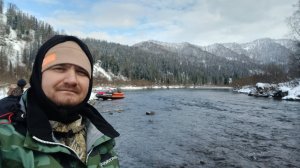 День 11 октября 2025г Рыбалка в Сибирской реке р.уса, я превый раз вижу гора снег красиво.