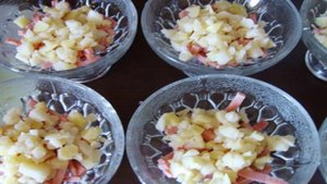 Салат с ветчиной и креветками