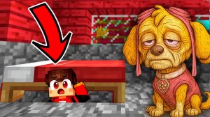 СПРЯТАЛСЯ ПОД КРОВАТЬЮ ОТ СТАРОЙ СКАЙ В МАЙНКРАФТЕ