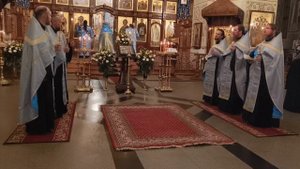 ВЕЛИЧАНИЕ ПОКРОВУ ПРЕСВЯТОЙ БОГОРОДИЦЫ: ХОР И ДУХОВЕНСТВО ИВЕРСКОГО МОНАСТЫРЯ
