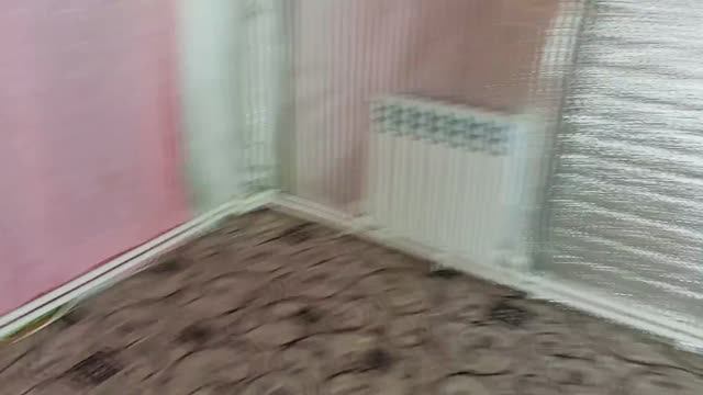 Делаю пластиковое отопление . Спаял трубы в большой комнате .