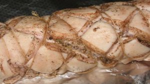 Рулет из свиной грудинки