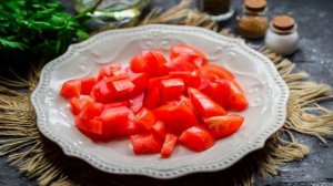 Салат из баклажанов, яиц и помидор