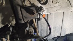 Замена передних тормозных шлангов Kia Optima TF