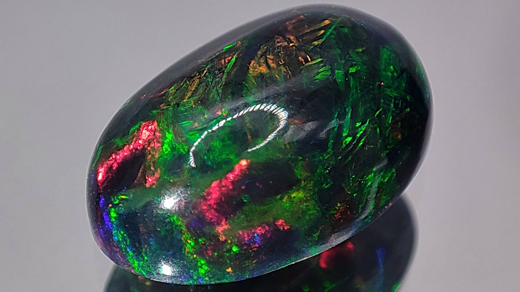 Опал овал 6.18 Ct. Эфиопия  + гемм. заключение
