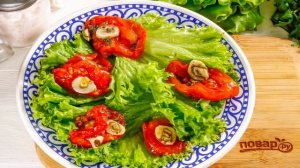 Салат с вялеными помидорами и рукколой