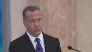 Д.Медведев в ходе визита в КНДР поблагодарил Ким Чен Ына за помощь Вооружённым силам России, 12.10