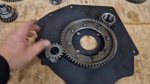 понижающий редуктор для минипогрузчика(минитрактора) с подключением НШ. мысли вслух.mp4