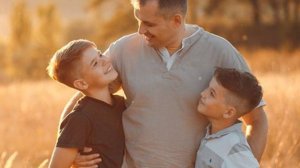 День Отца - Поздравляем достойных отцов, гордимся ими и желаем только счастья и здоровья