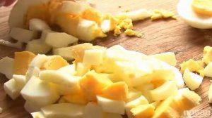 Салат с яйцом и луком