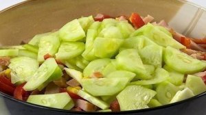 Салат с ветчиной и перцем