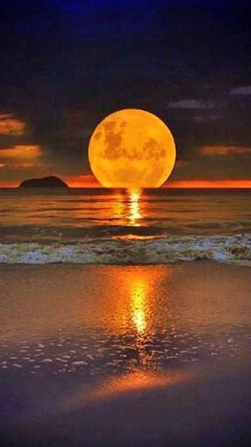 Эта луна смотреть онлайн