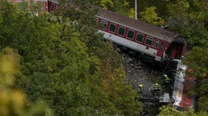 Около 100 человек пострадали при столкновении поездов в Словакии