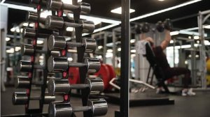 В РФ предложили расширить налоговый вычет за спорт на родителей и супругов