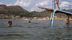 А прыгнула красиво! / видео приколы 2025 смотреть онлайн / приколы видео самые смешные / новые