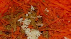 Салат из фунчозы с морковью
