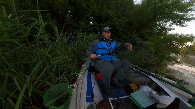 РЕКА , ЛОДКА , ПОПЛАВОК смотреть онлайн