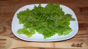 Салат с виноградом, сыром и чесноком