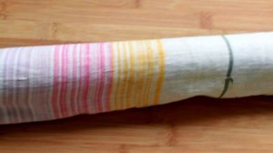 Рулет с творогом и черникой