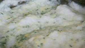 Рулет с семгой и зеленью