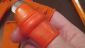 Нож напальчник для обрезки растений