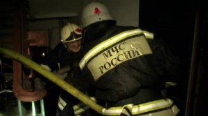 Детские коляски загорелись в подъезде пятиэтажки на Сахалине