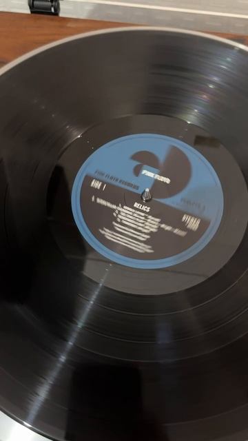 Что похищает по ночам Arnold Layne? Расскажет нам Pink Floyd.