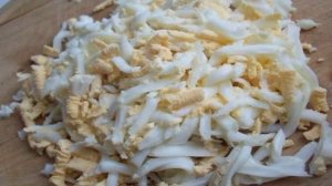 Пирог с капустой из готового слоеного теста