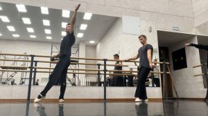 14-10-2025 упражнения у палки-ДАМИР И МИША