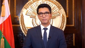 Президент Мадагаскара распустил нижнюю палату парламента и записал видеообращение к народу