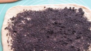 Рулет с маком и изюмом