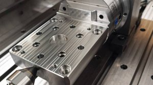 Изготовление стального L-блока для поворотной оси