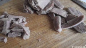 Салат с языком и солеными огурцами