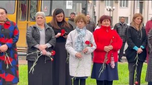 На площади Защитников Отечества состоялся траурный митинг