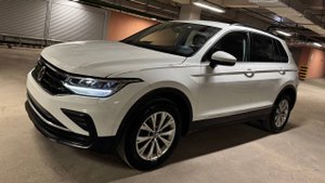 Volkswagen Tiguan; 1.4 AT; 2021; Белый
