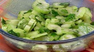 Салат с виноградом и ветчиной