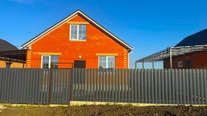 Просторный дом с ремонтом в тихом месте