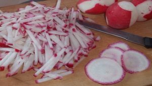 Салат из говядины и редиса