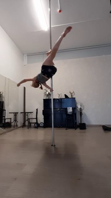 Новое достижение - Бочка на одной руке (в конце)