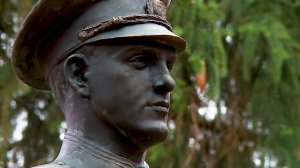 В Кировском округе открыли бюст герою России