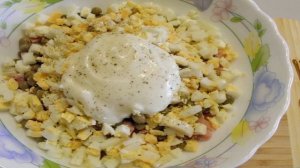 Салат Оливье в виде петуха