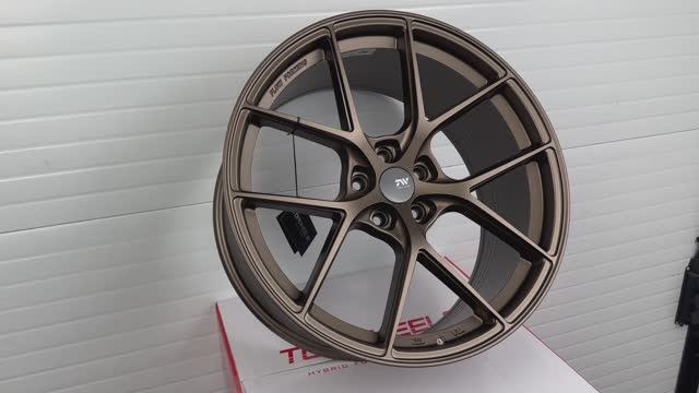 Topwheels LX01 20 9.5J вес 10.4kg Satin Bronze