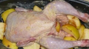 Курица в утятнице в духовке