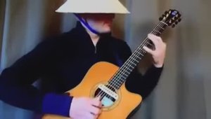 Виртуозная игра на гитаре [3a55b72ef68ef879d5b950f04497f41b] [226p]