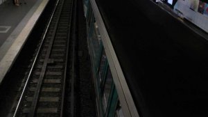 Источник: ребенок упал на ж/д пути в метро Петербурга из-за недосыпа